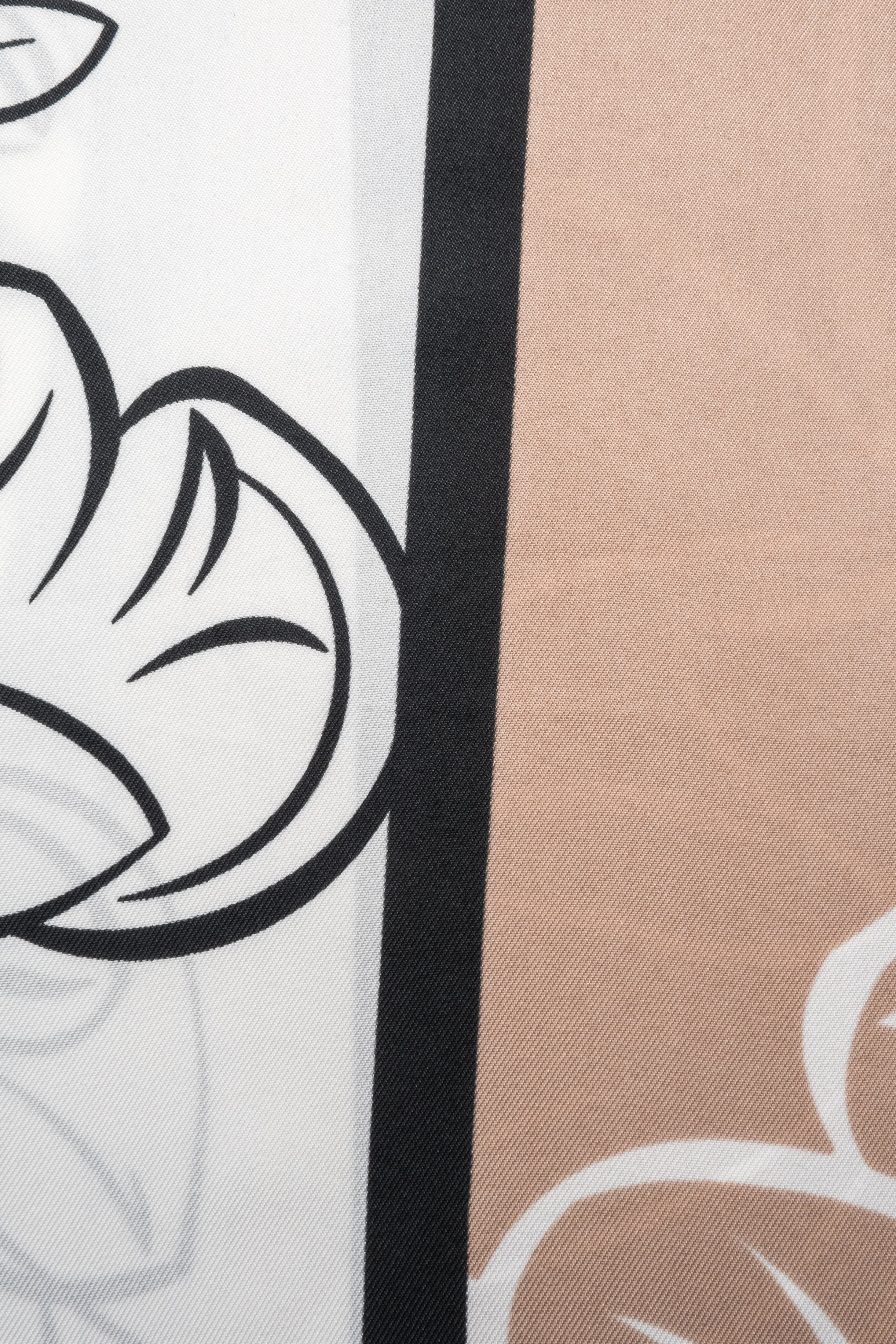 Women's beige, white and brown floral pattern neckerchief Estro.