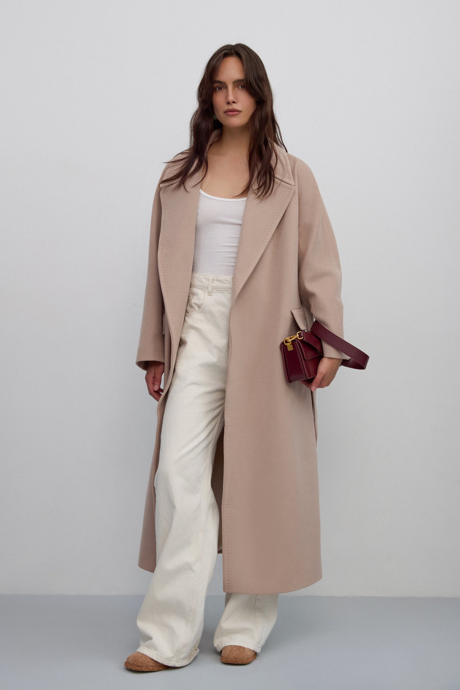 Women’s Beige Wool-Blend Coat with Wide Collar Estro ER00117902.