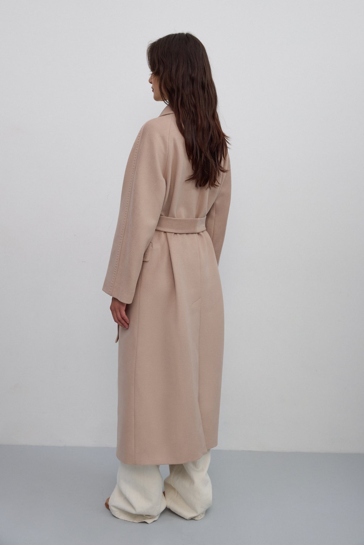 Beige Women’s Coat Estro ER00117902, Ankle-Length, with Wool and Wide Collar.