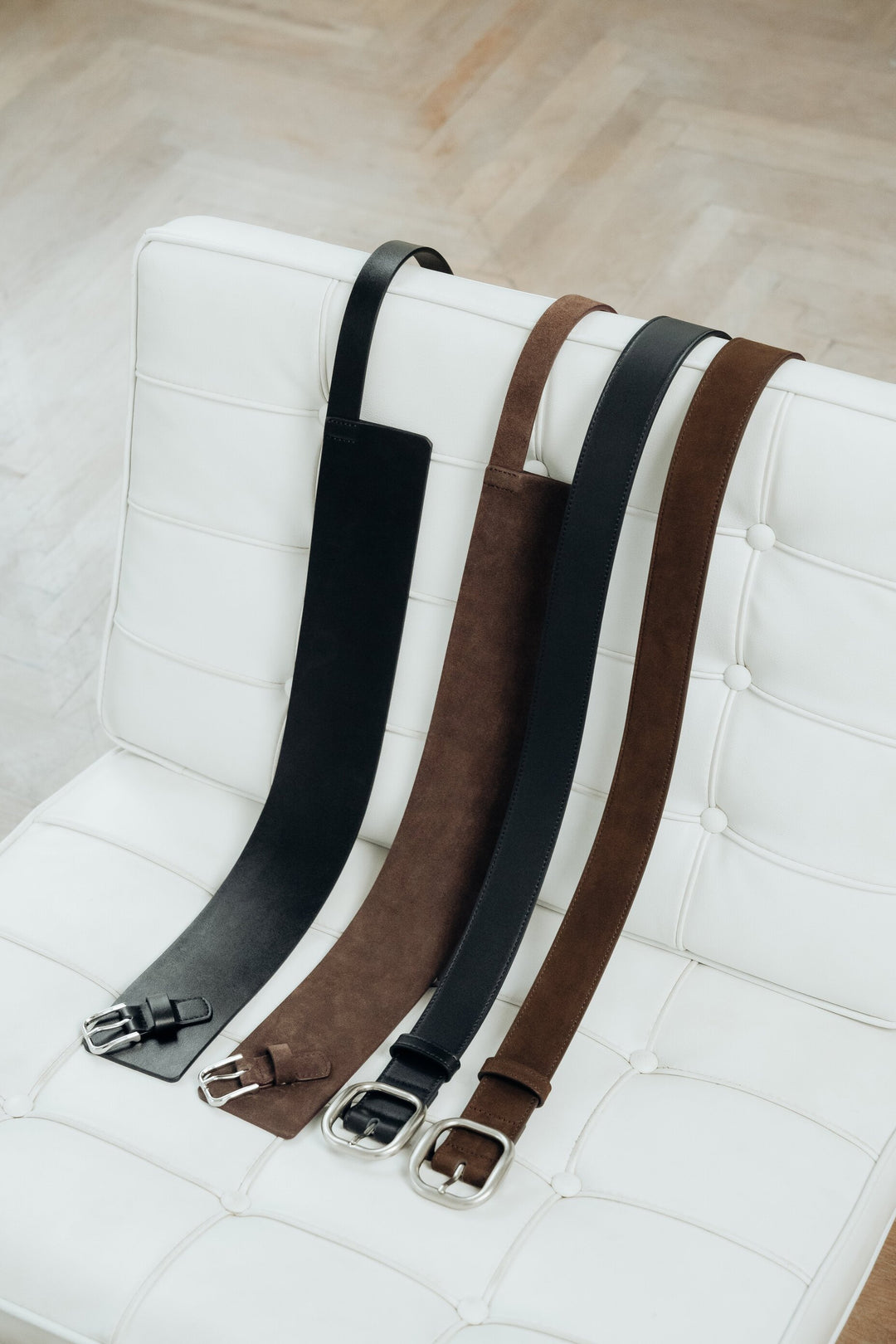 Women's belts - comparison of shapes and colors.