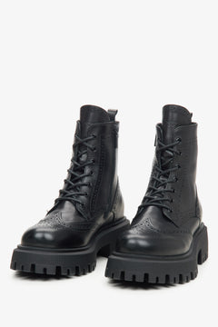 Women's black leather ankle boots Estro.