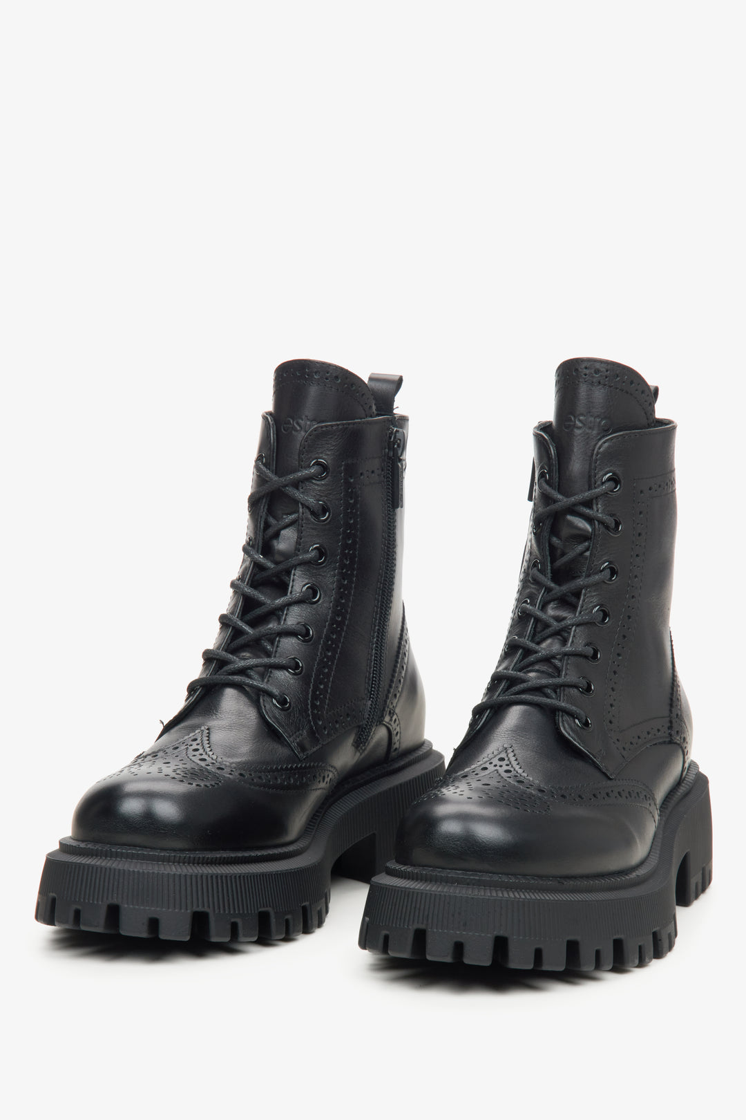 Women's black leather ankle boots Estro.
