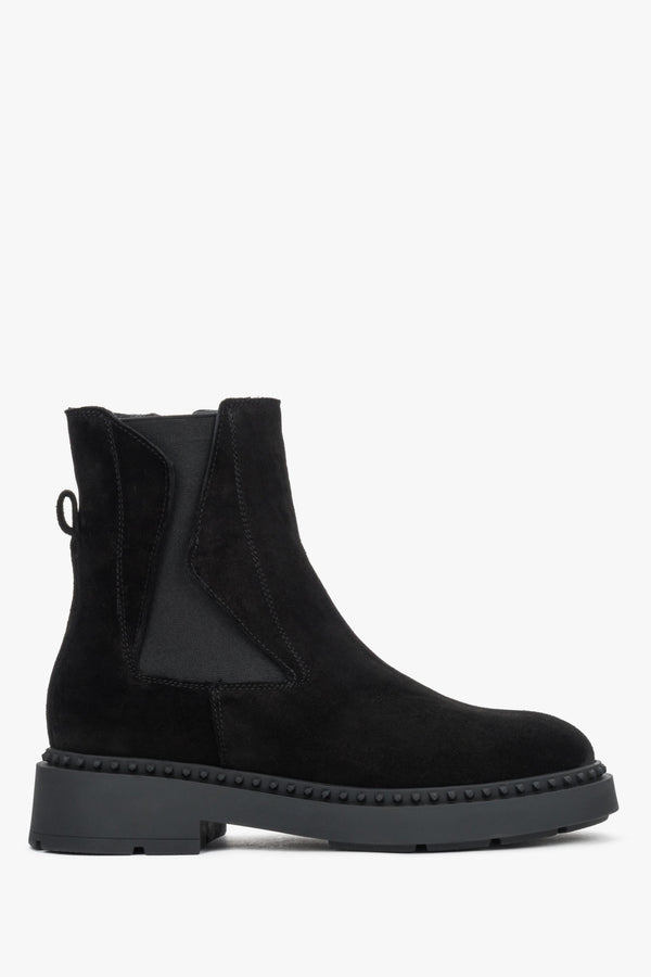 Elegant Estro women's ankle boots with a decorative strap, made of black Italian velour.