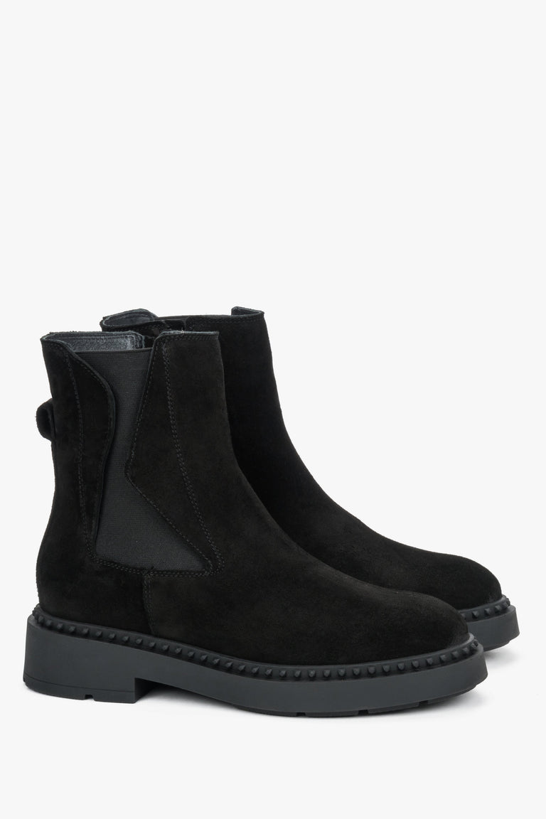 Elegant Estro women's ankle boots with a decorative strap, made of black Italian velour.