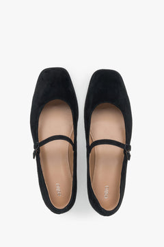 Slip-on ballet flats in black, crafted from ultra-soft natural velour.