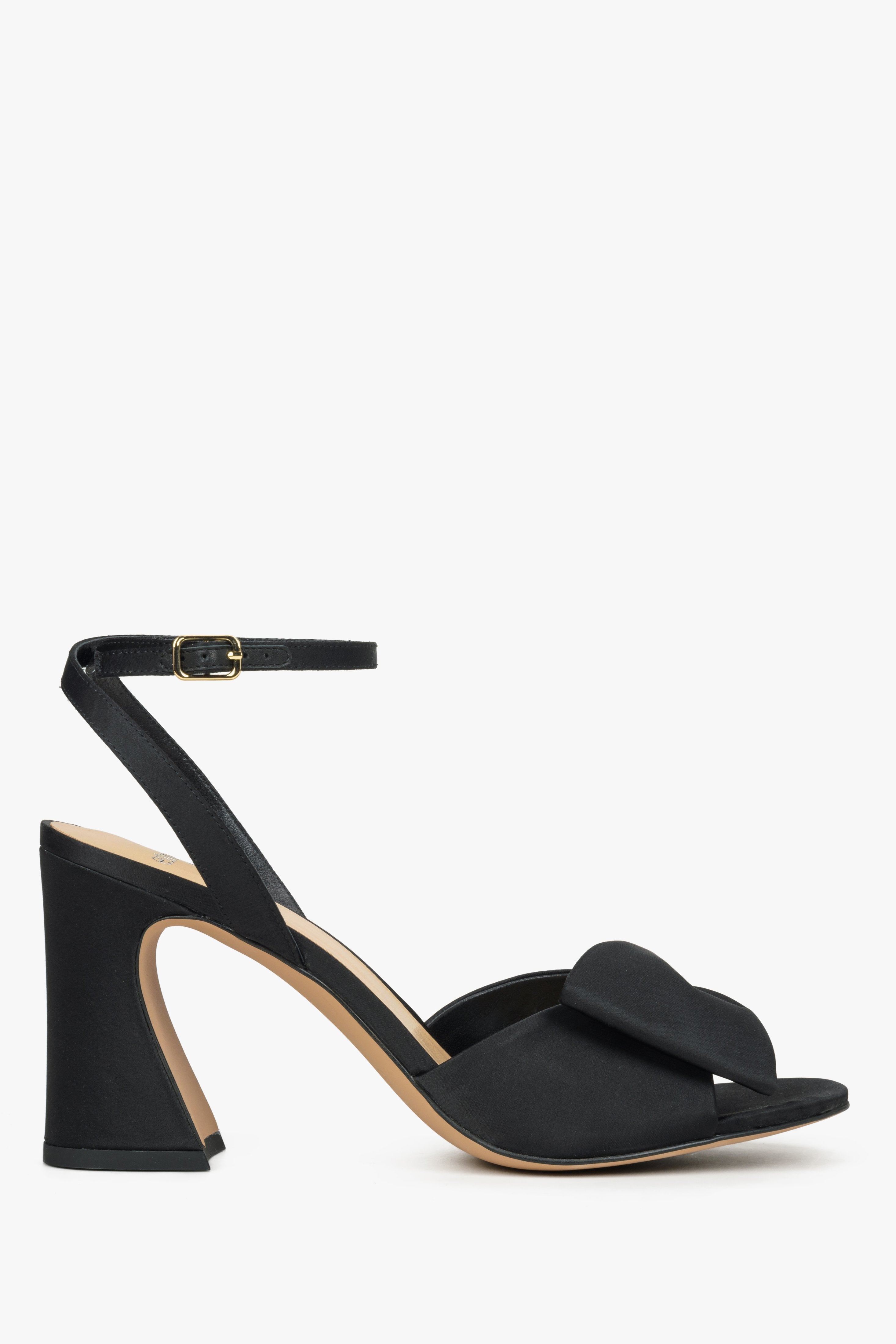 Women's Black Block Heel Sandals in Genuine Velour with Decorative Bow Estro ER00114739.