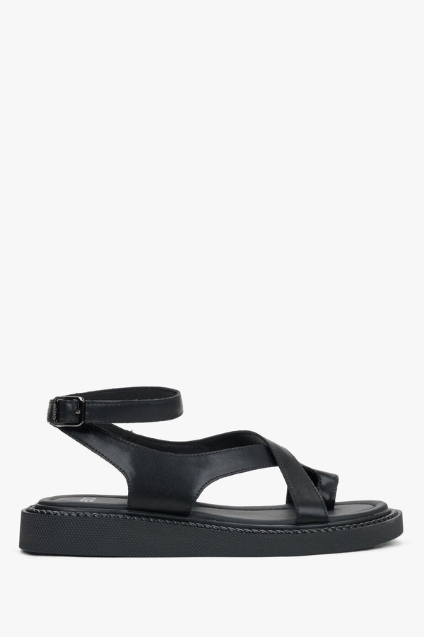Women’s black platform sandals in genuine leather Estro.