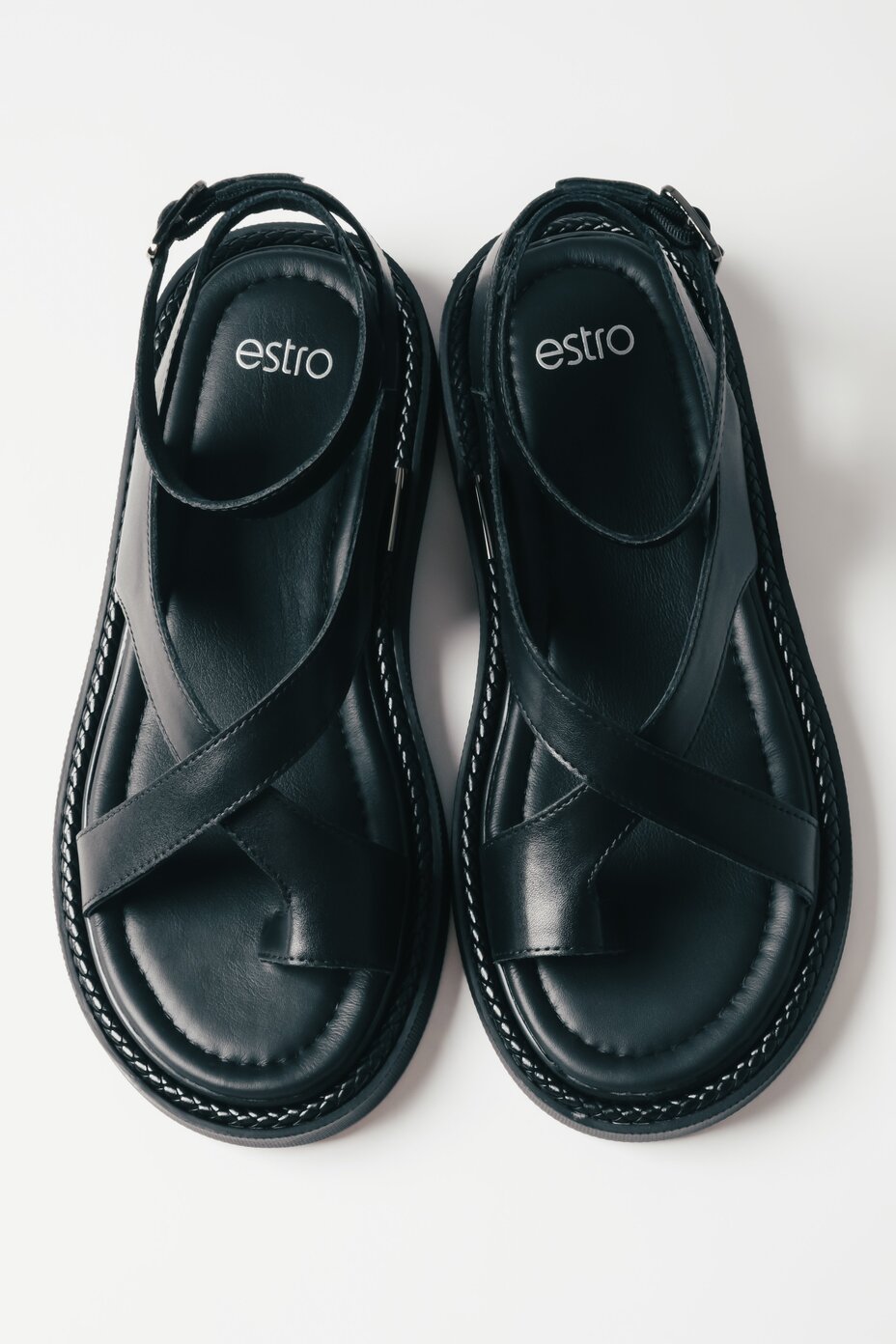 Women’s Black Casual Leather Sandals on a Thick Sole Estro ER00114750.