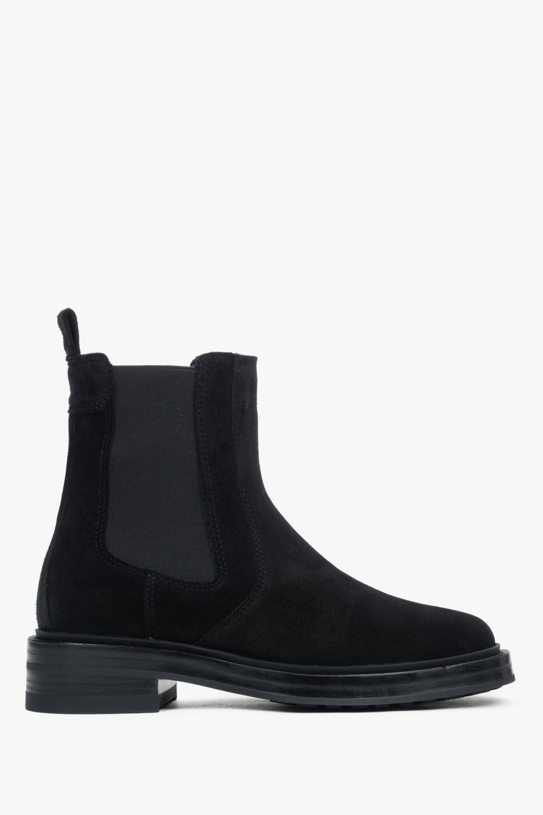 Women's Black Chelsea Boots made of Premium Italian Genuine Velour Estro ER00118042.