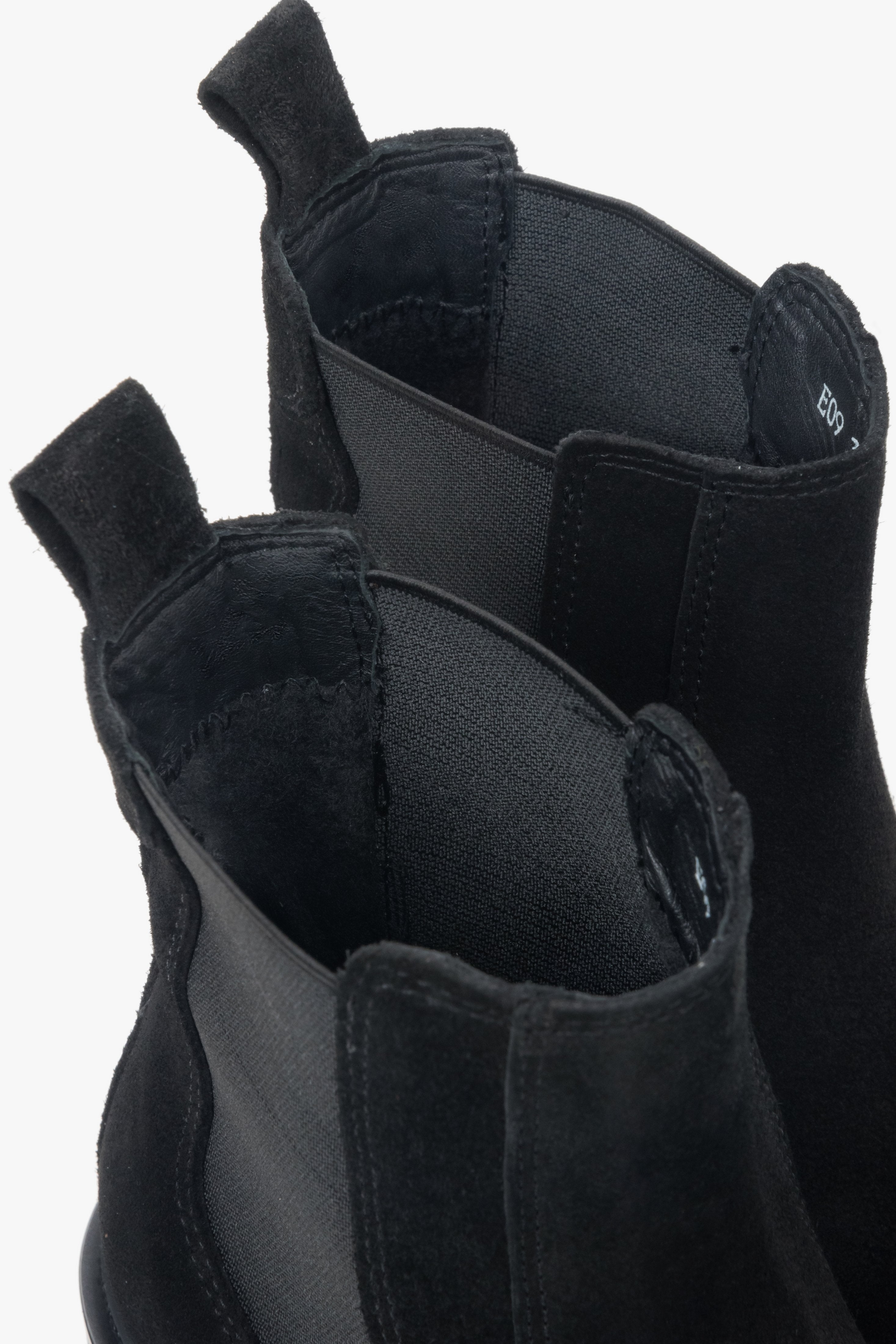 Luxury women’s high-ankle Chelsea boots crafted from the finest Italian genuine leather.
