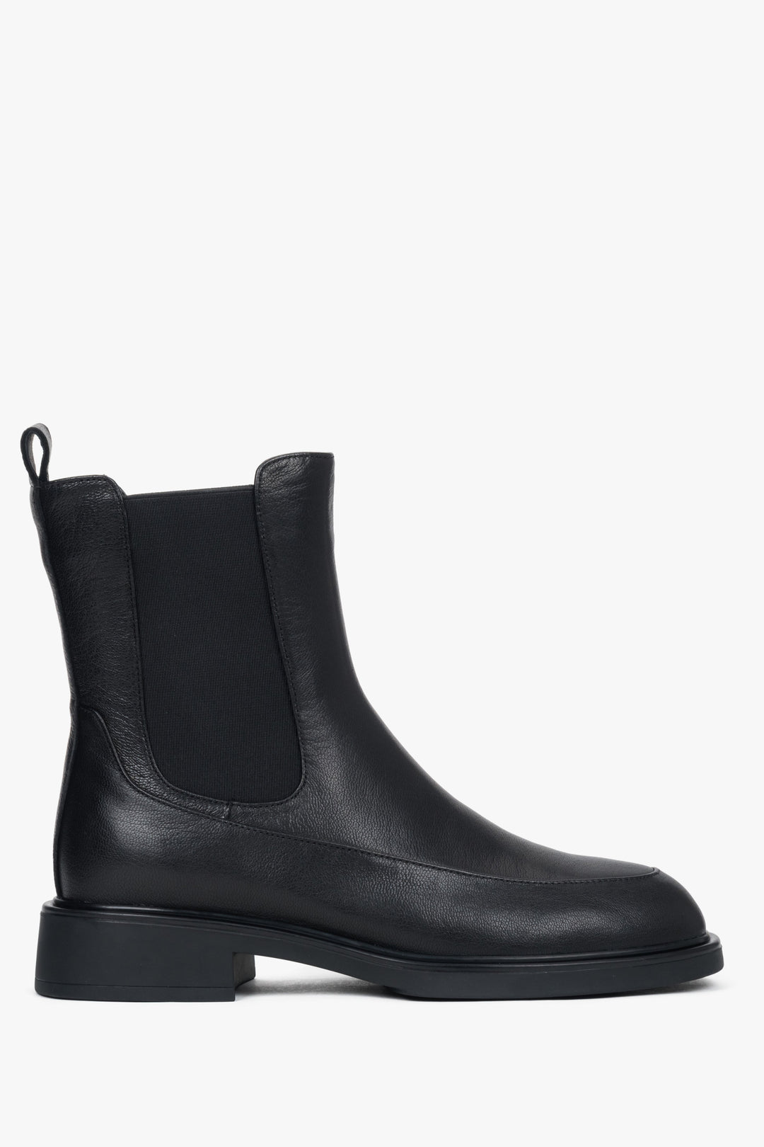 Women’s Black Chelsea Boots with an Elastic Insert made of Genuine Leather Estro ER00118730.