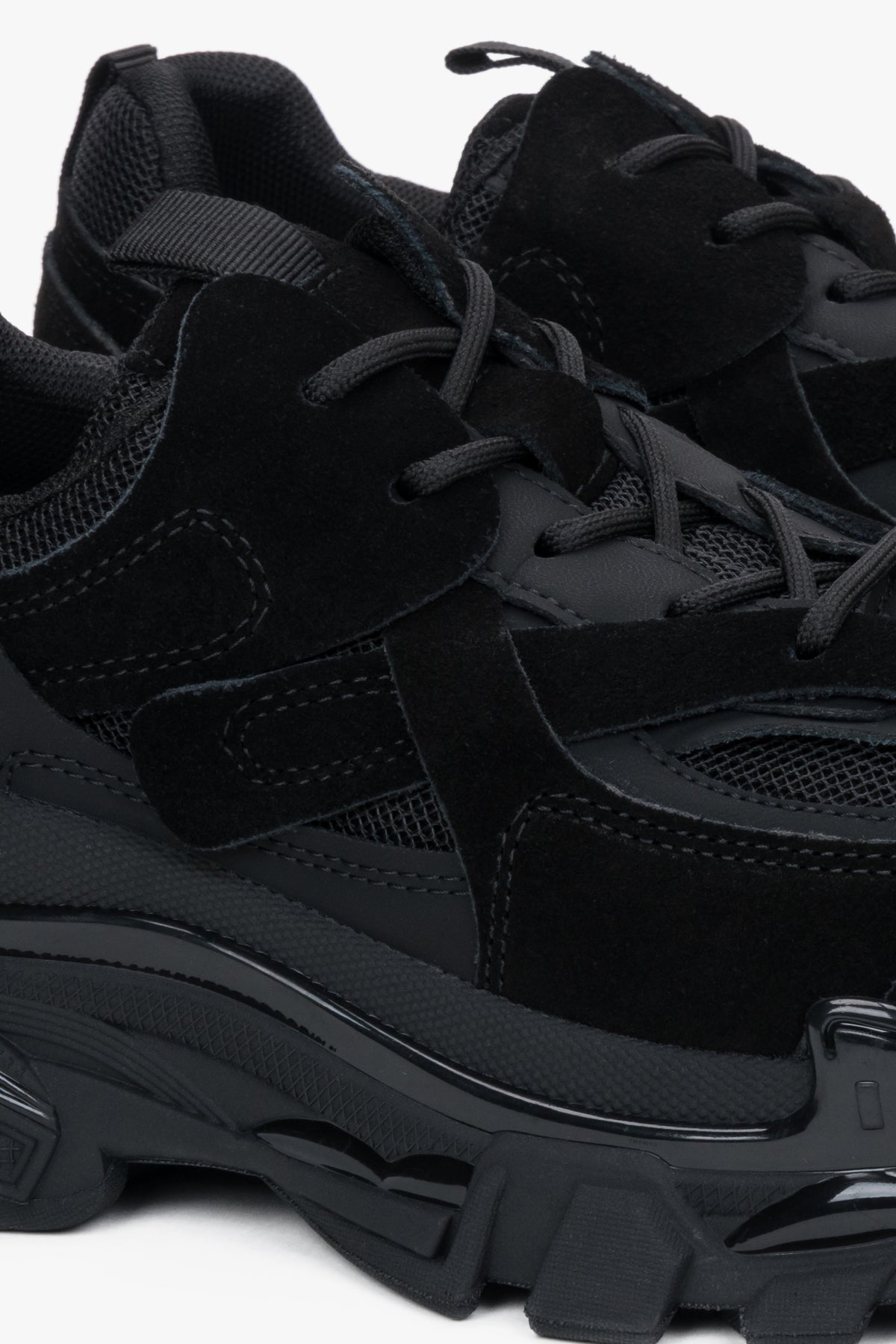 Women's black chunky velour and textile sneakers ES8.