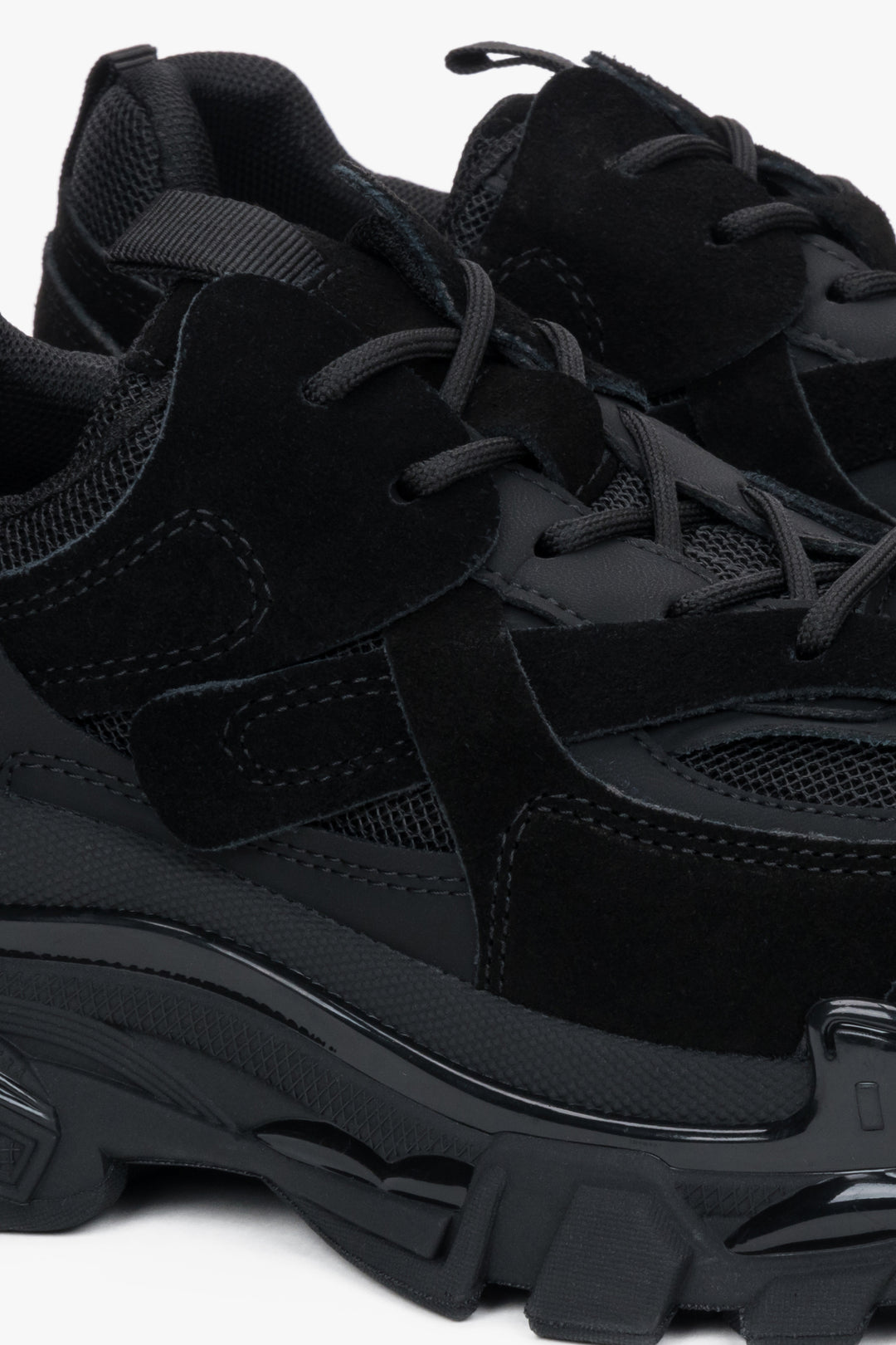 Women's black chunky velour and textile sneakers ES8.