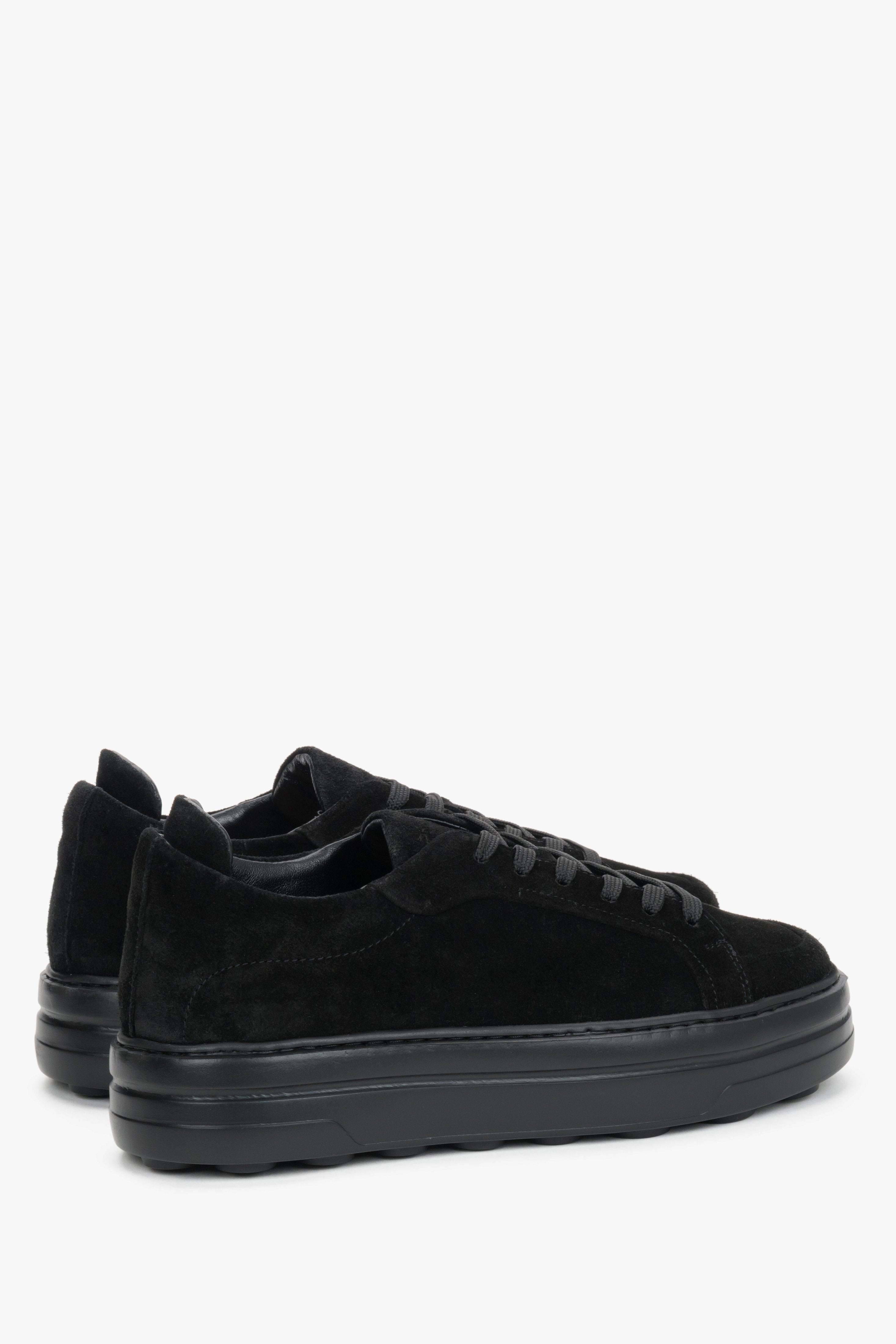 Stylish Estro women's black platform sneakers made of premium Italian suede.