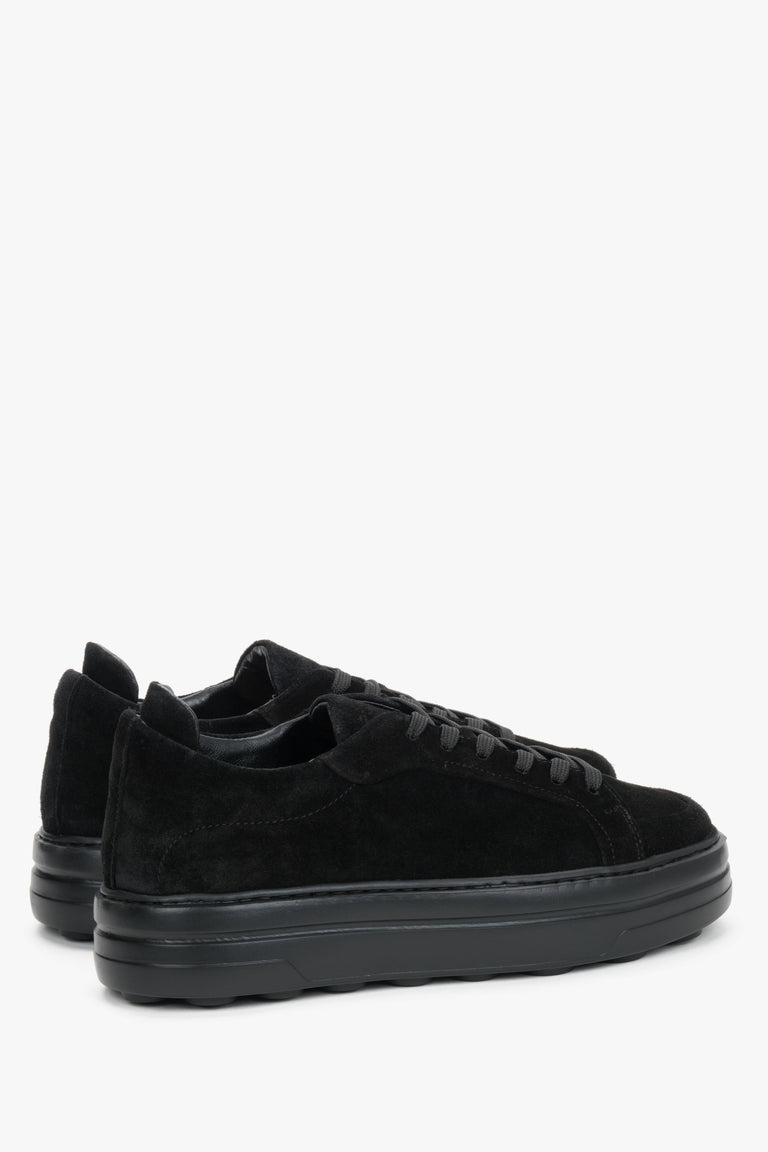 Stylish Estro women's black platform sneakers made of premium Italian suede.