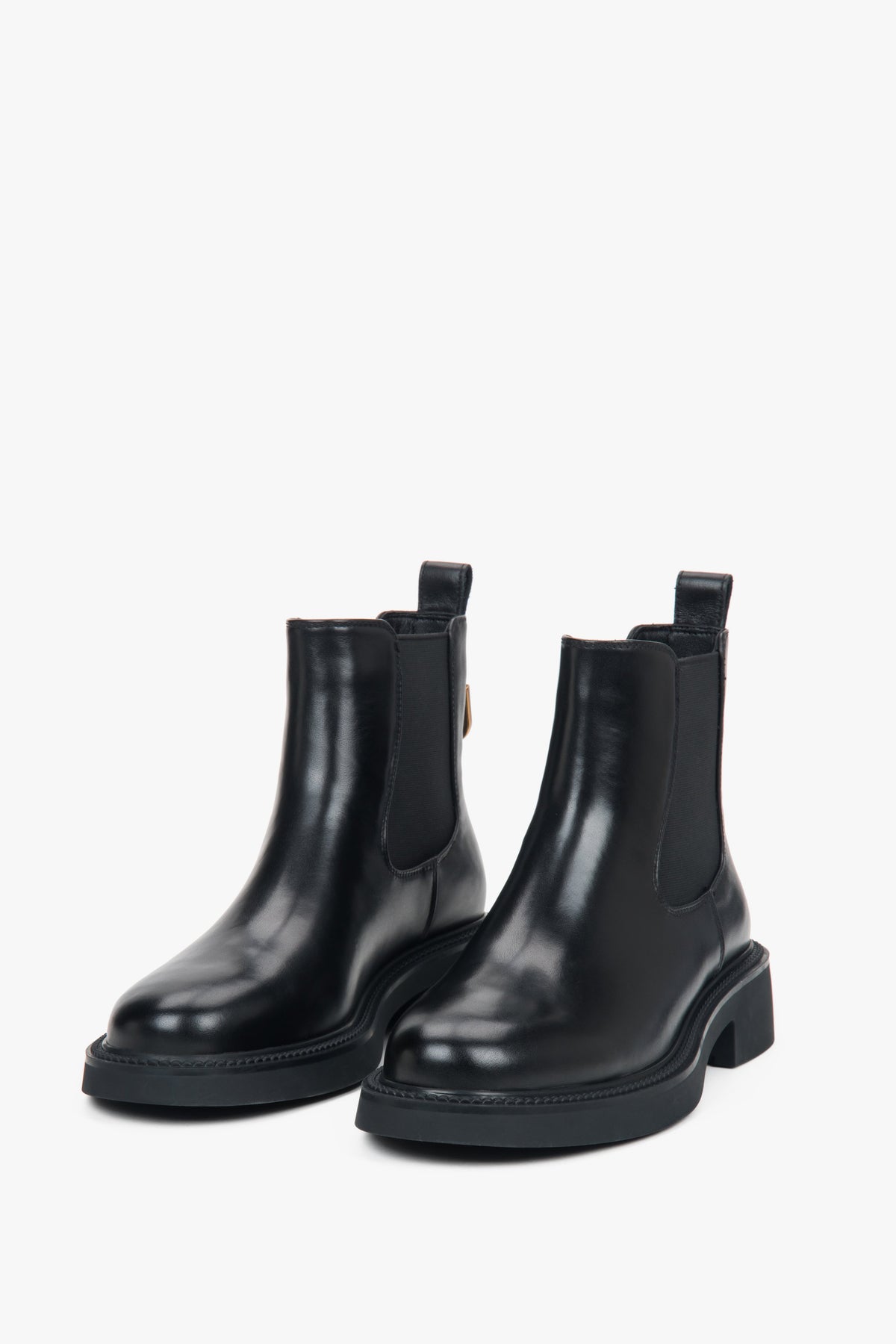Women's black classic Chelsea boots made of genuine leather Estro ER00118181.