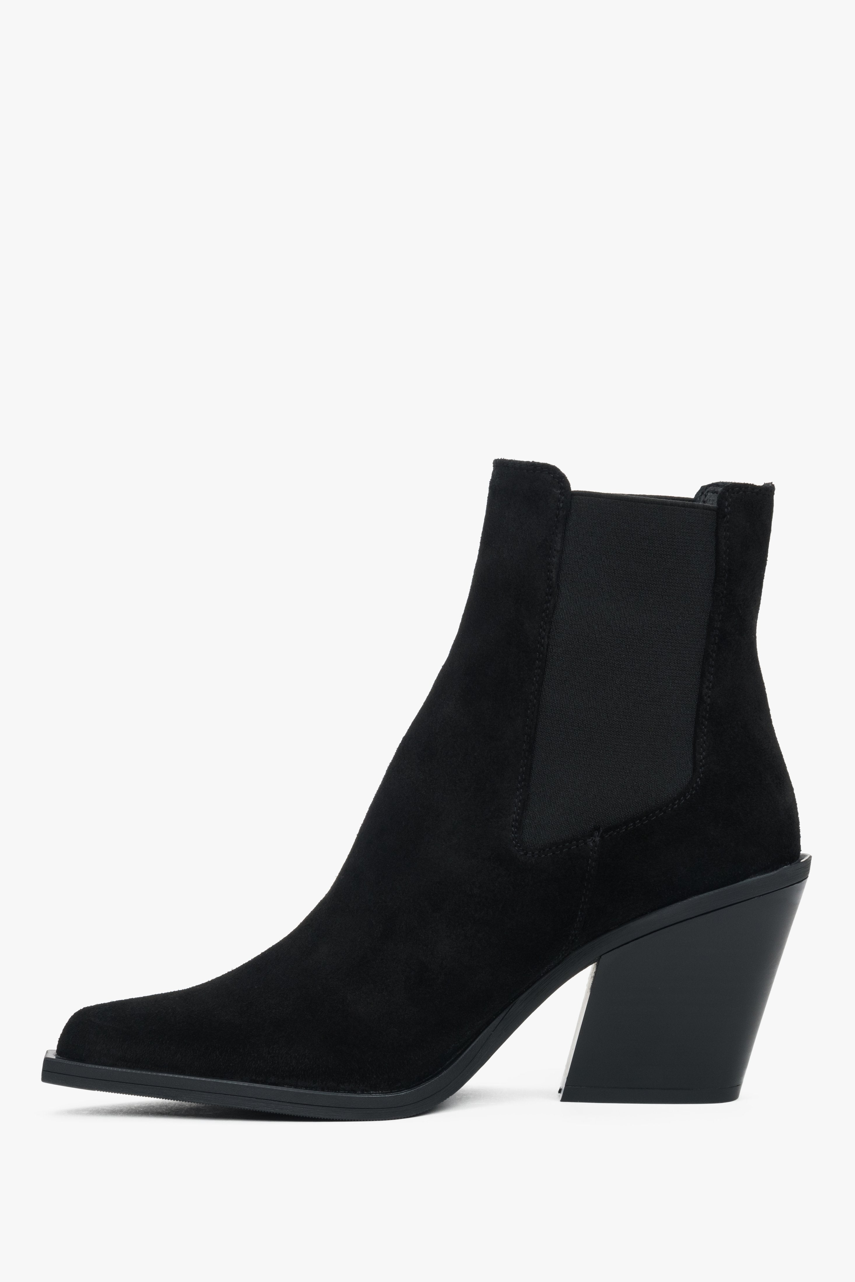 Estro women’s cowboy boots, black, with a heel in premium Italian natural velour.