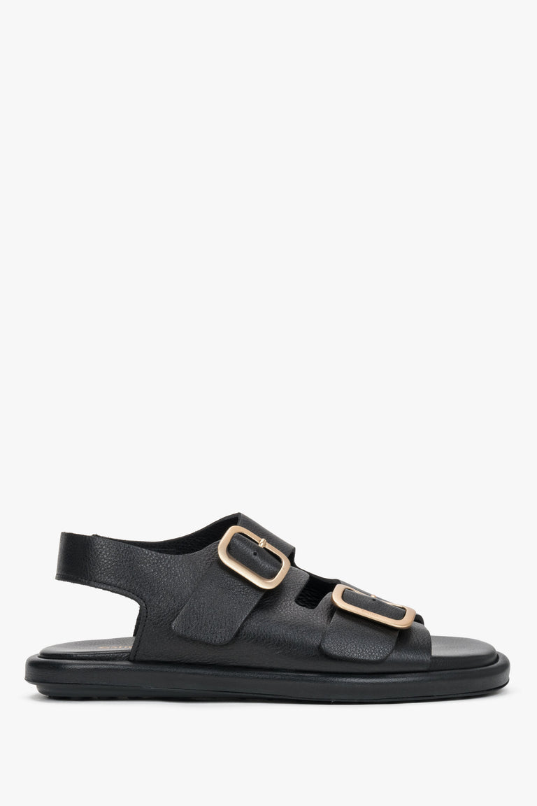 Women’s Black Flat Sandals with Adjustable Gold Buckles Estro ER00119576.