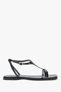 Women's Black Flat Sandals with Square Toe and Toe-Post Strap Estro ER00119855.