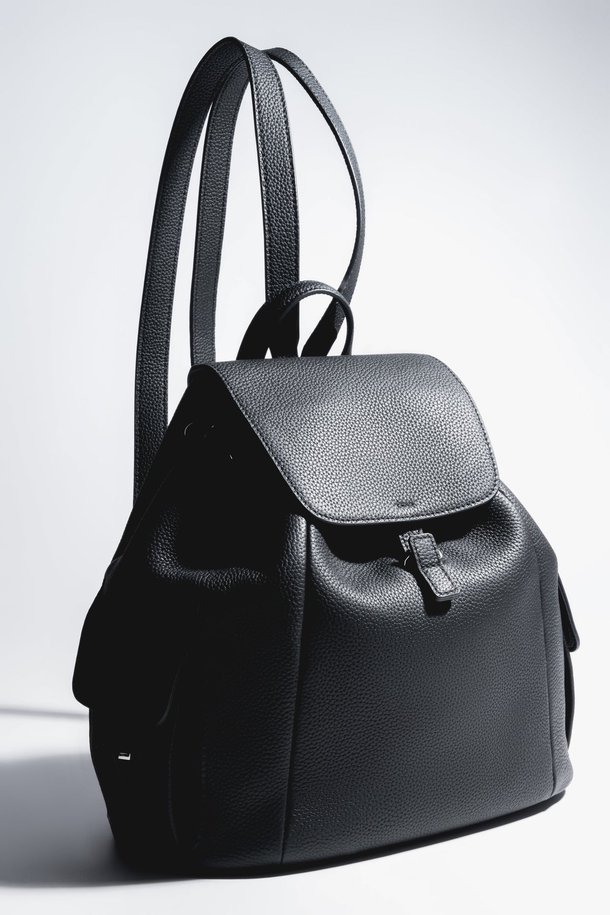 Women's Black Genuine Leather Bucket Backpack Estro ER00120570.