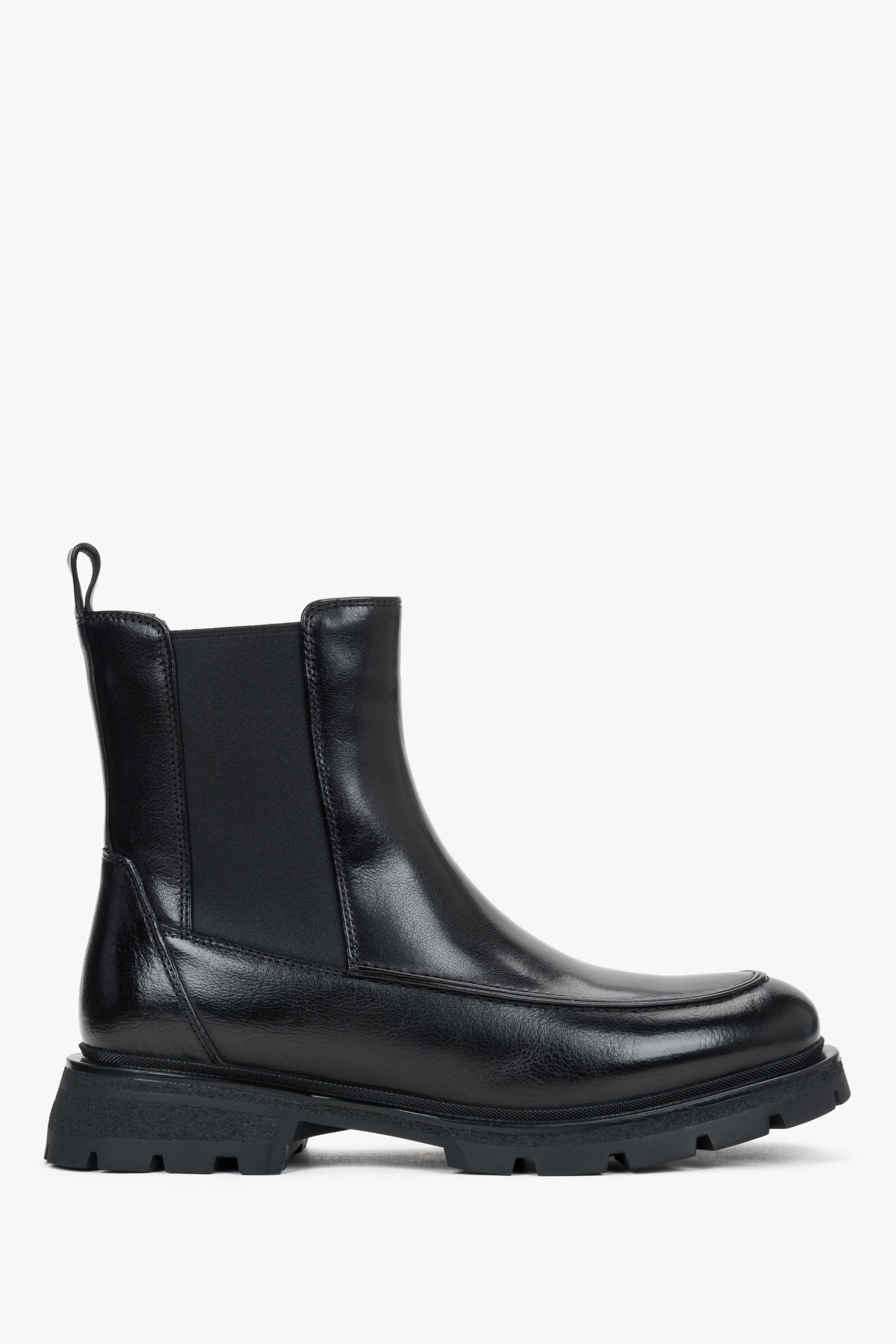 Women's Chelsea boots, black, on a thick sole, made of natural leather, Estro.