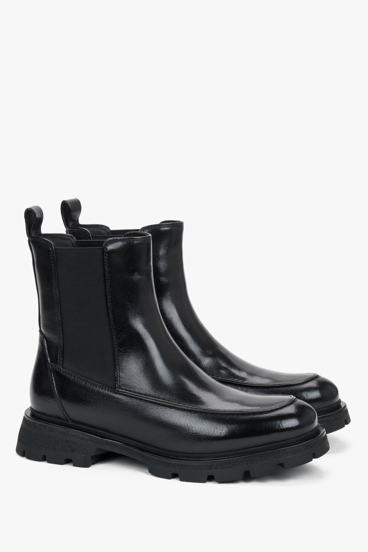 Women's Chelsea boots, black, on a thick sole, made of natural leather, Estro.