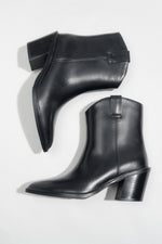 Women's Black Genuine Leather Cowboy Boots with Stable Heel Estro ER00118175.