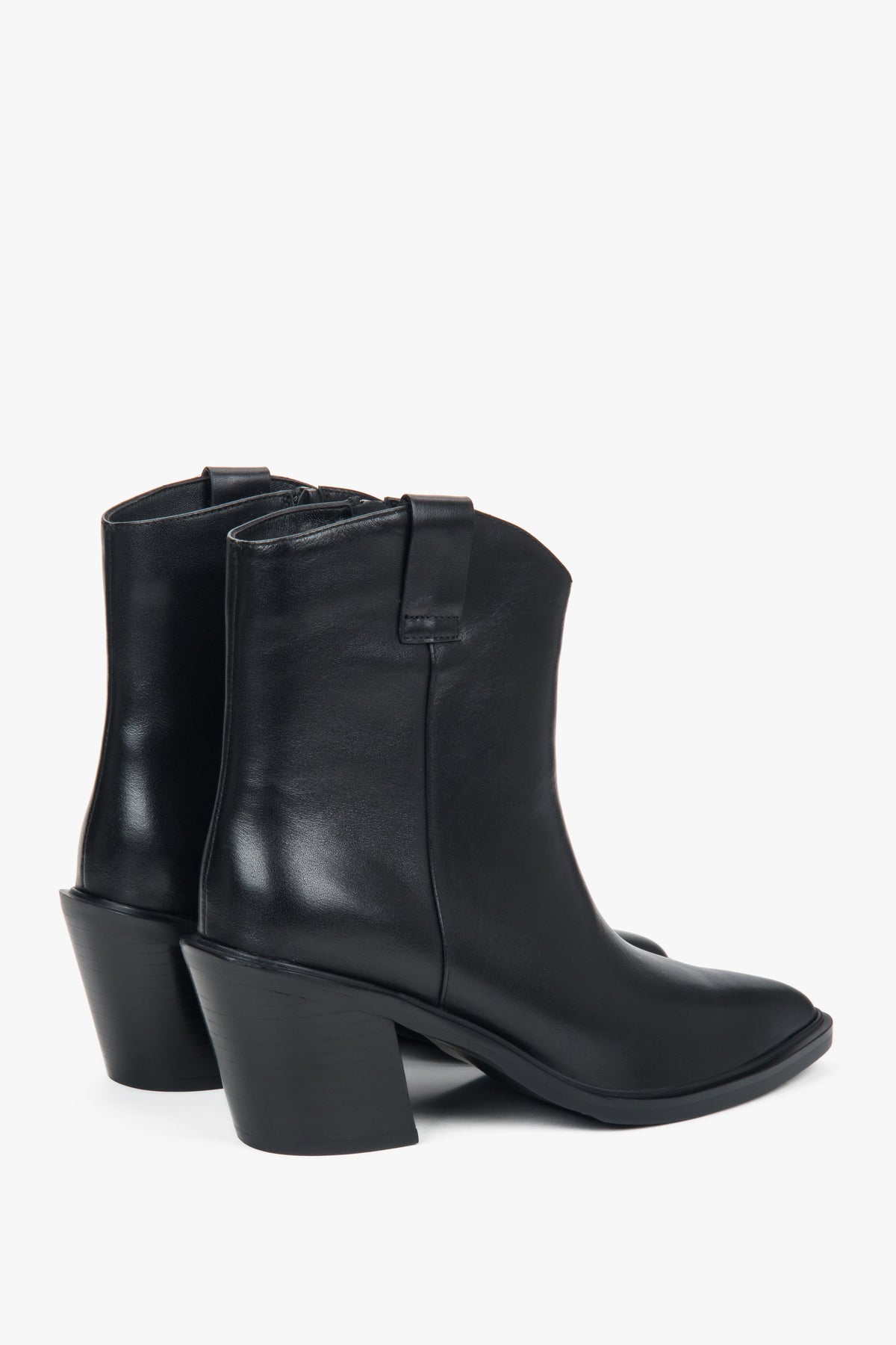 Made of genuine leather, women's black cowboy boots with low heel Estro ER00118175.