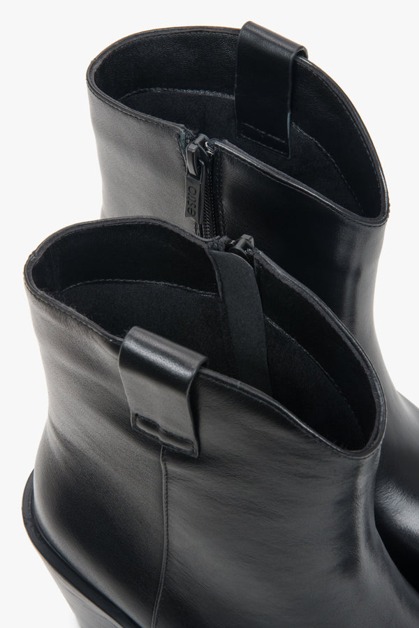 Women's black cowboy boots with low heel, made of genuine leather, Estro ER00118175.