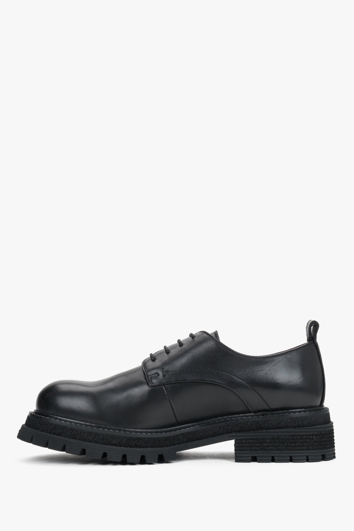 Women's black genuine leather derby shoes with chunky lug sole Estro.