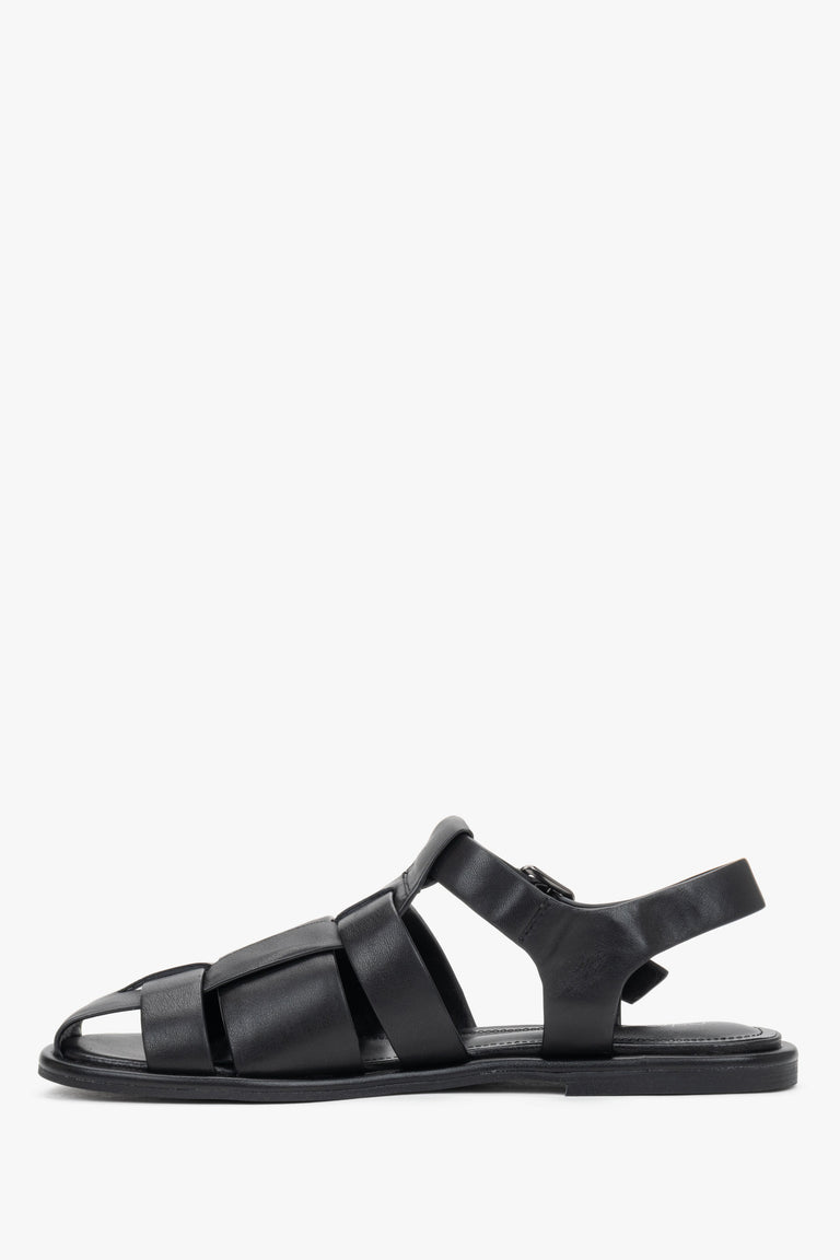Elegant black genuine leather sandals with a soft chevro lining.