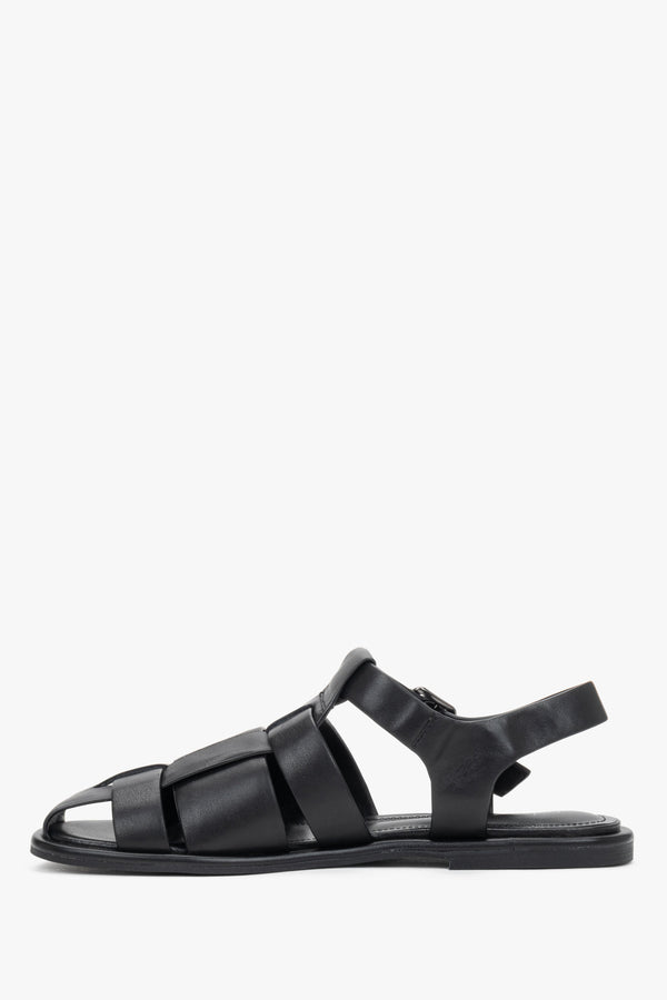 Elegant black genuine leather sandals with a soft chevro lining.
