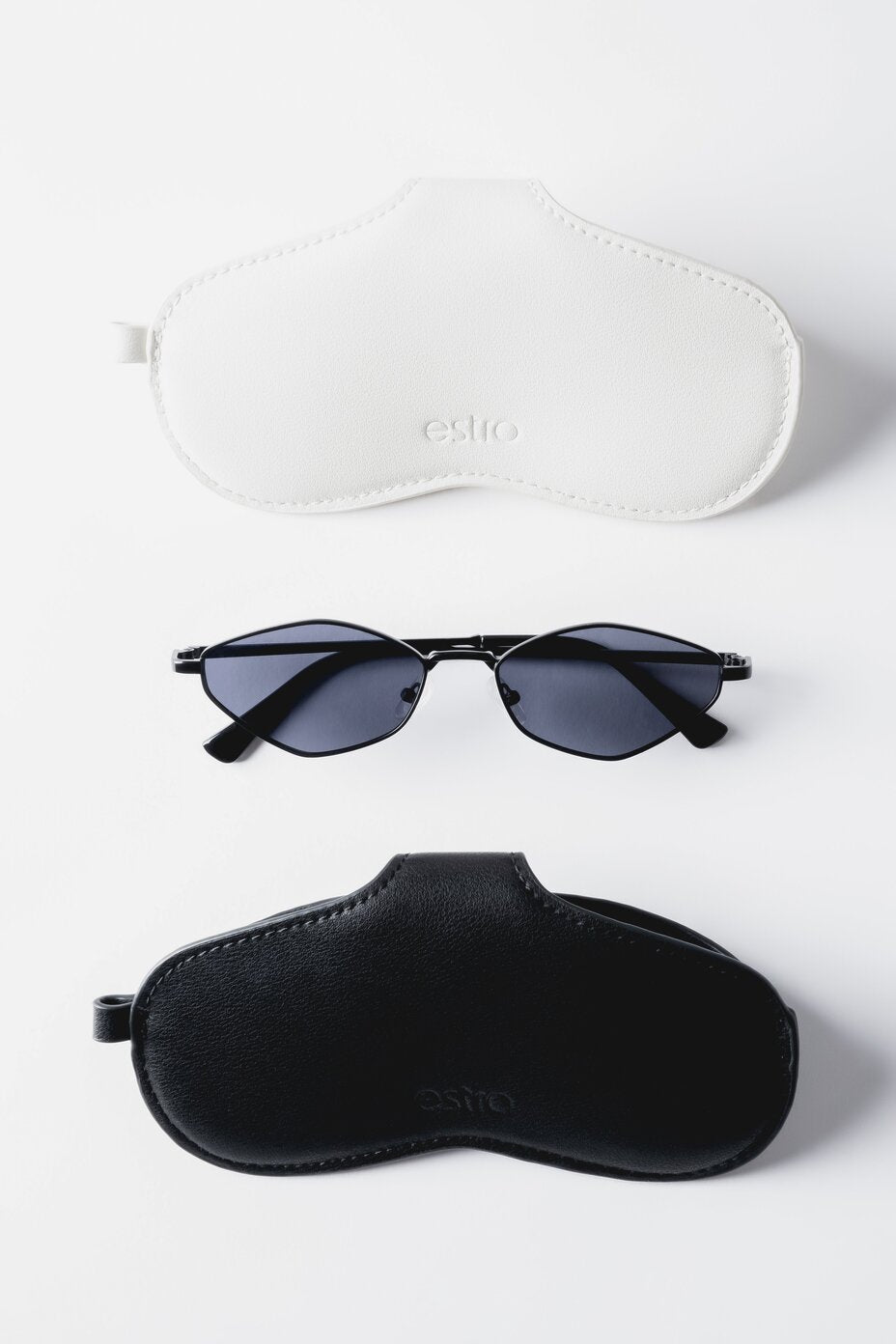 Black Estro glasses case, made of natural leather.