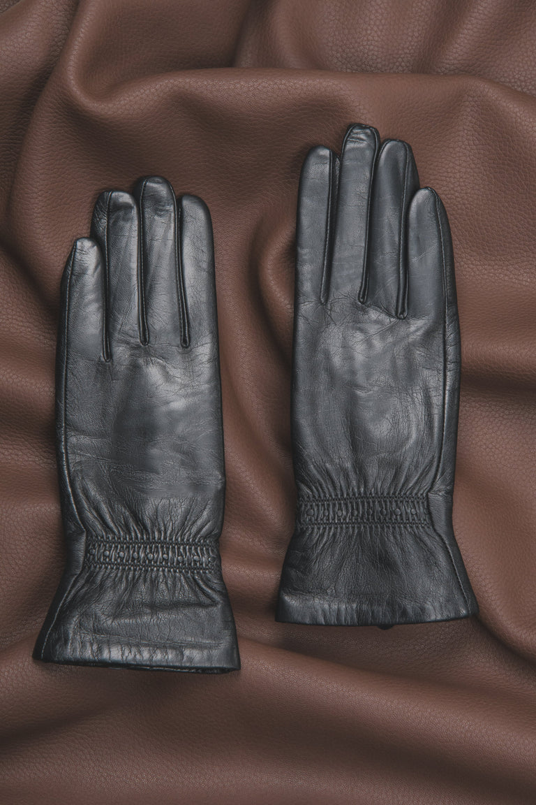 Women's Black Genuine Leather Gloves with Soft Lining Estro ER00118420.