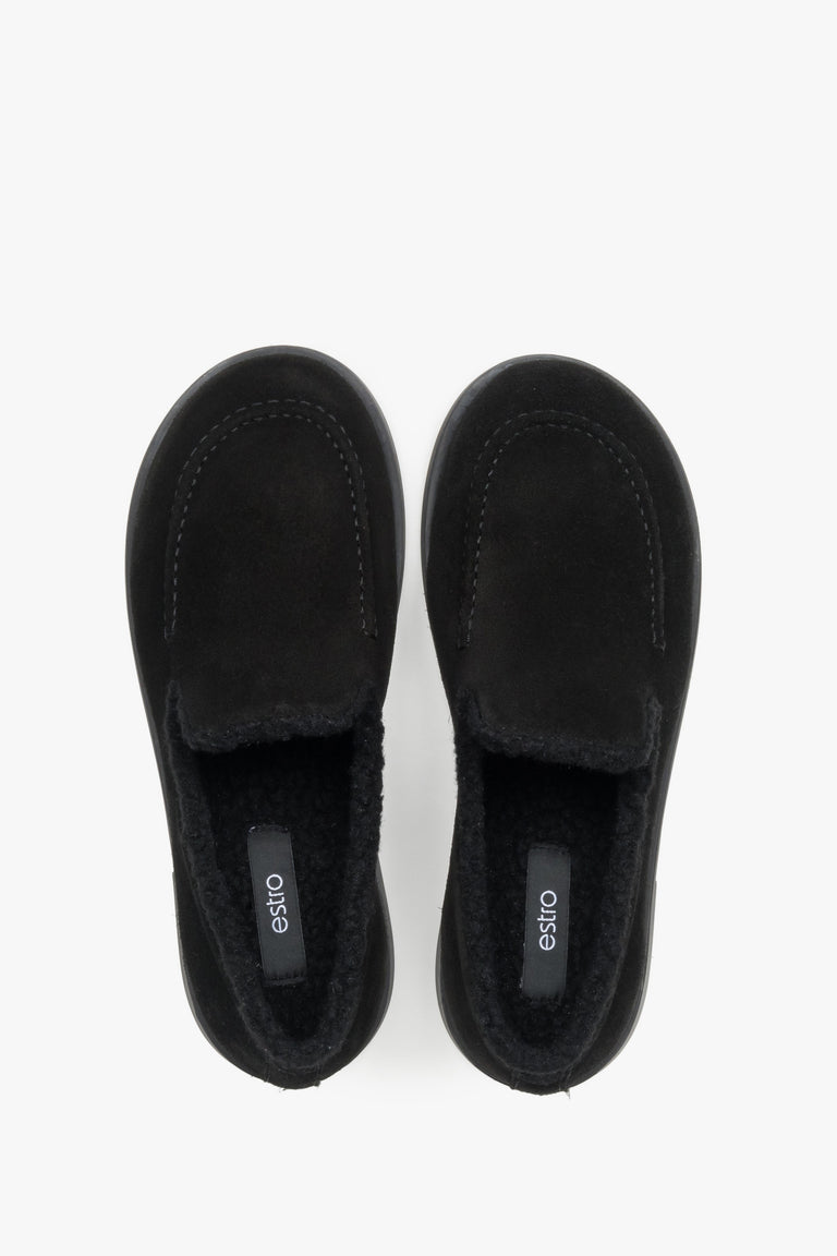 Faux fur lined black women’s loafers made of natural velour by Estro.