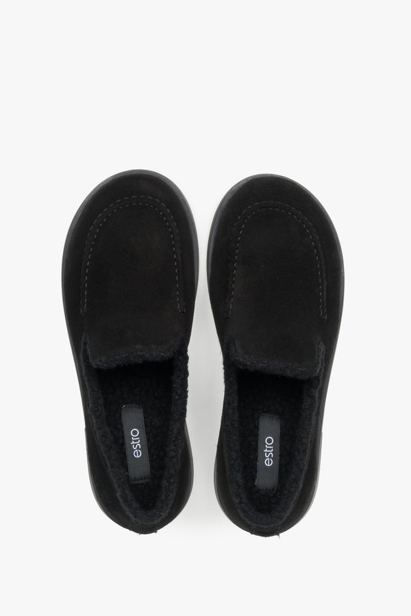 Faux fur lined black women’s loafers made of natural velour by Estro.