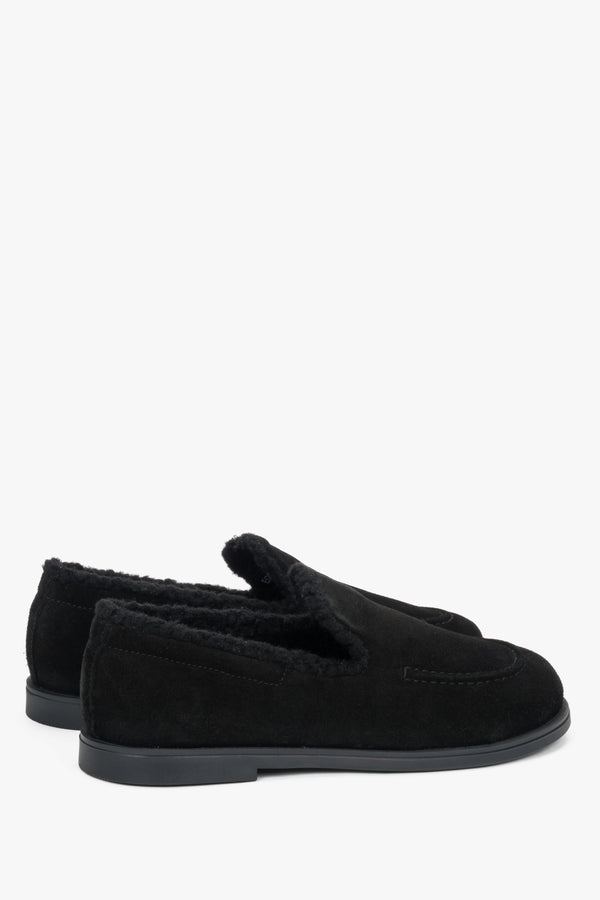 Black women’s loafer shoes made of natural velour faux fur lined Estro.