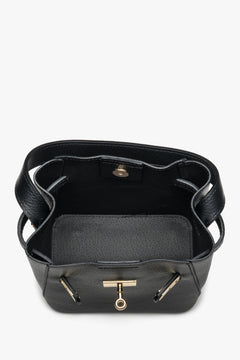 Black women’s satchel bag made of high-quality Italian genuine leather.