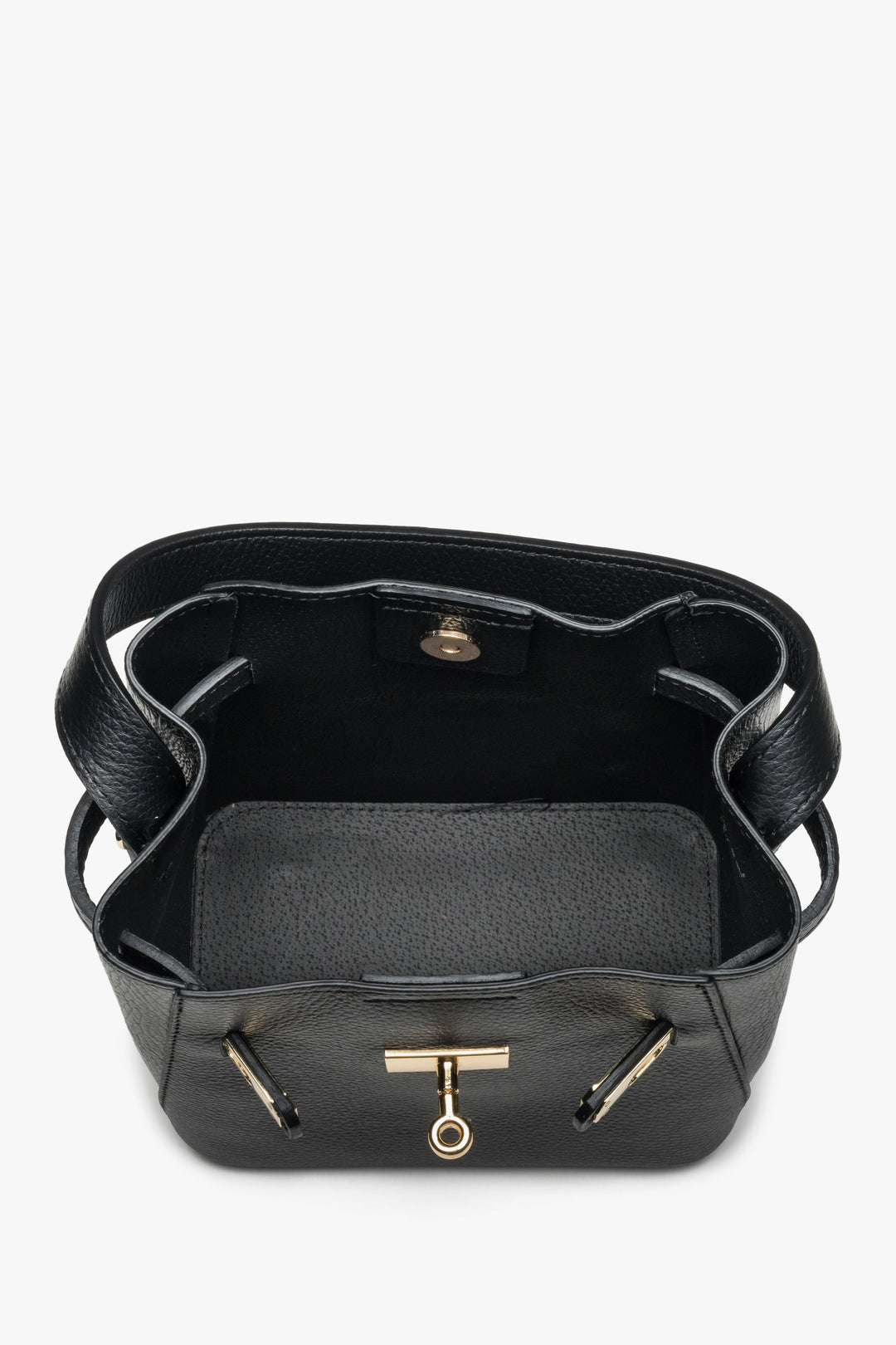 Black women’s satchel bag made of high-quality Italian genuine leather.