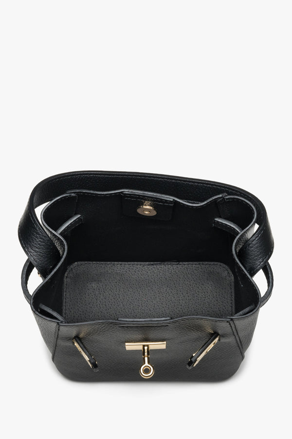 Black women’s satchel bag made of high-quality Italian genuine leather.