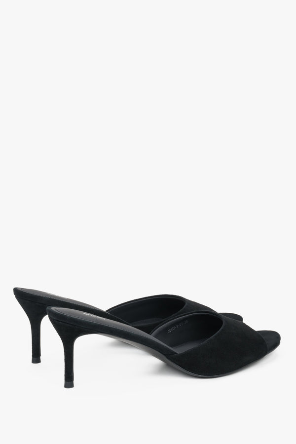 Women's black velour mules with open toe and heel