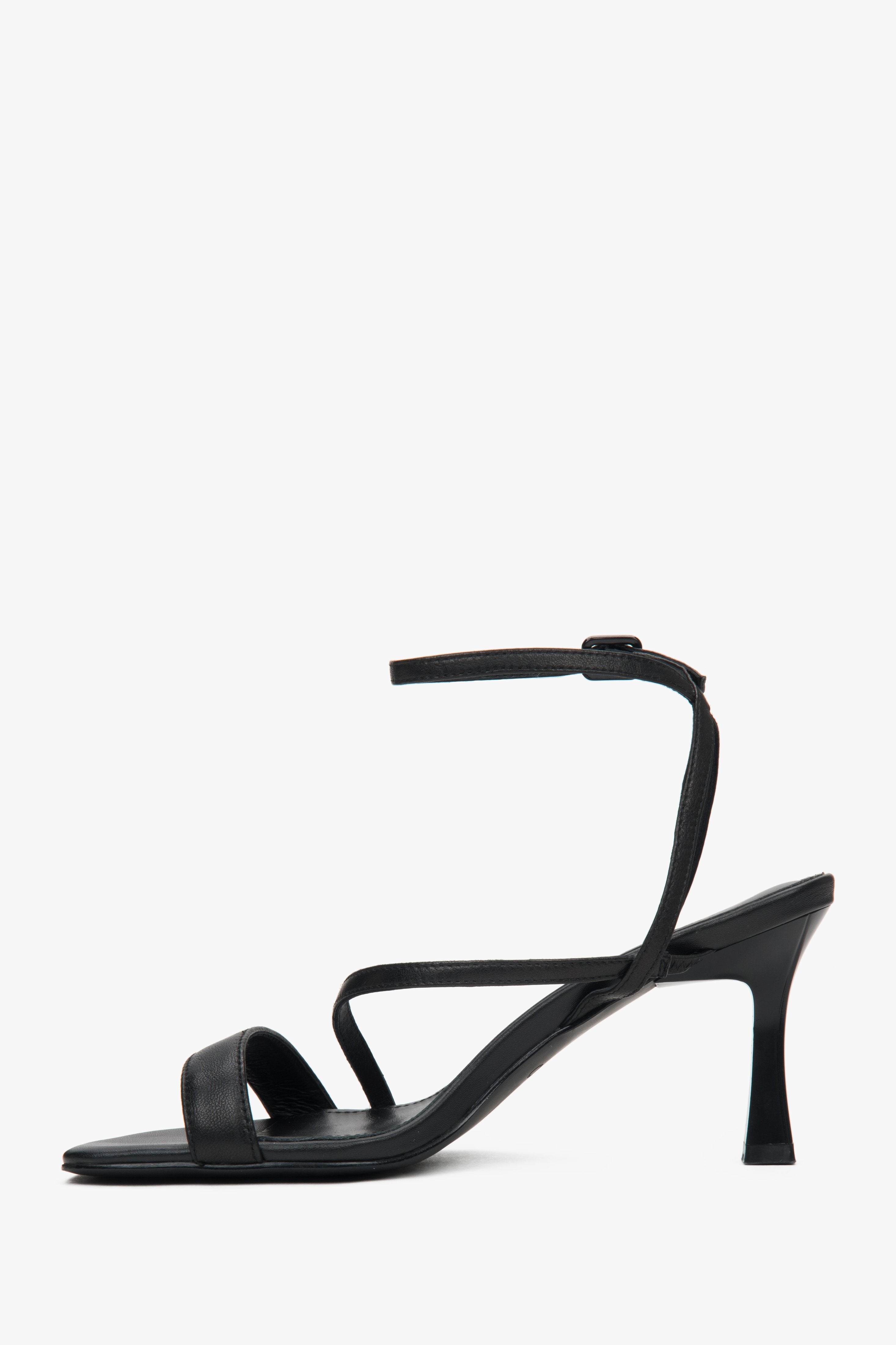 Estro black women’s heeled sandals in genuine leather.