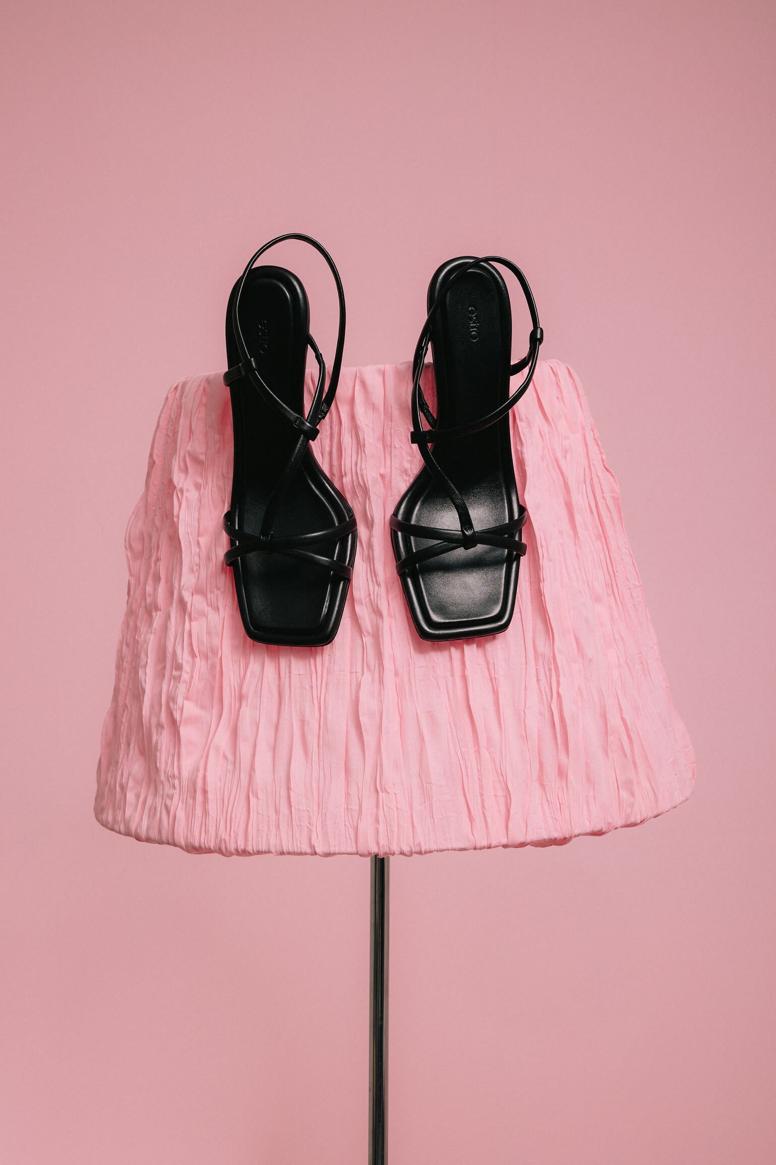 Women’s Black High-Heeled Sandals in Genuine Leather Estro ER00116895.