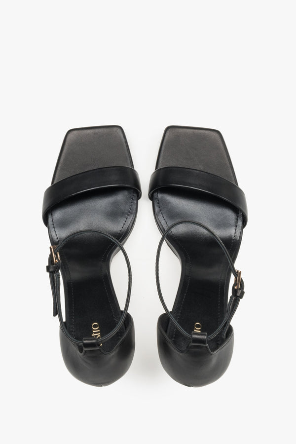 Soft insole made of genuine leather, ensuring hygiene and wearing comfort – top view.