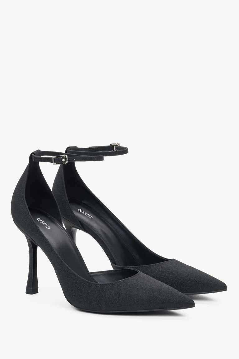 Women’s shoes Estro, black, high-heeled, with a buckle.
