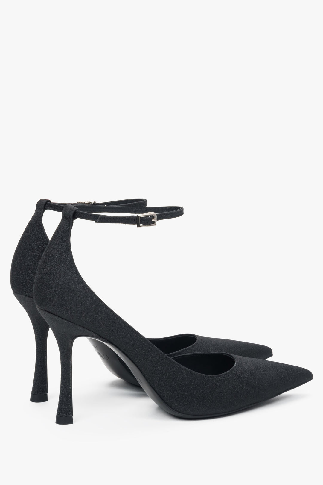 With a buckle, black women’s high-heeled shoes Estro.