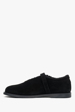 Elegant women’s ballerina flats Estro made of black Italian velour with fur insulation.