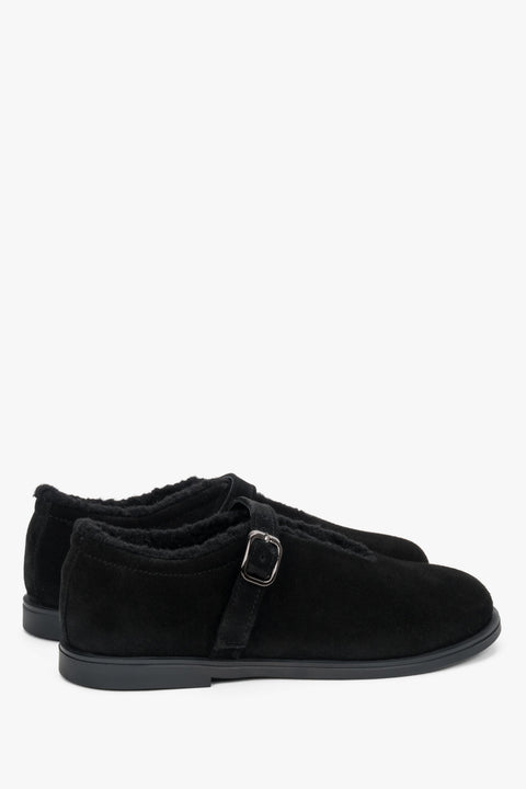 Women’s ballerina flats Estro in black, made of Italian velour with a fur insole.