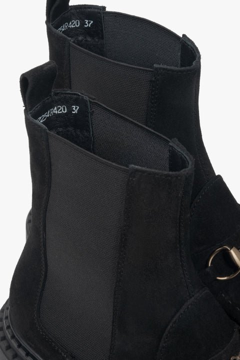With gold buckle, women's black Chelsea boots made of Premium Italian Genuine Velour Estro.