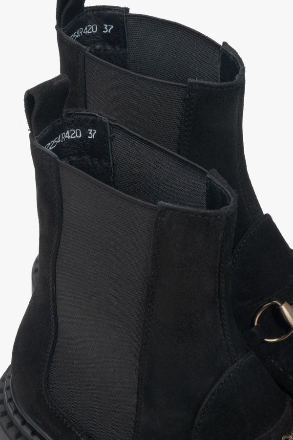 With gold buckle, women's black Chelsea boots made of Premium Italian Genuine Velour Estro.
